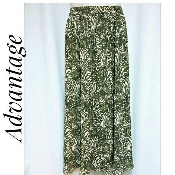SALE*NWOT's Long Broomstick Skirt Green Cream